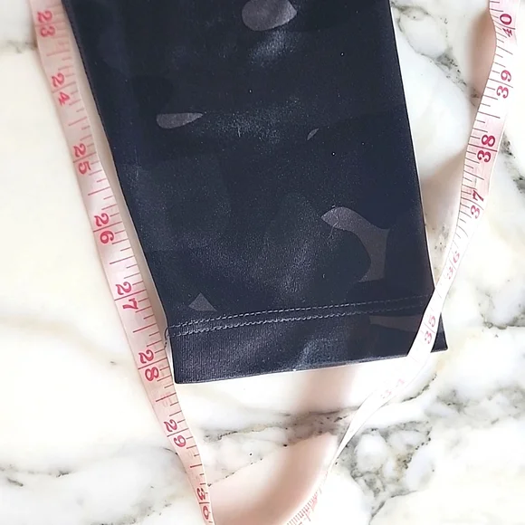 Nike Dri-FIT One Mid-Rise Camo Leggings Women's size - Picture 7 of 10